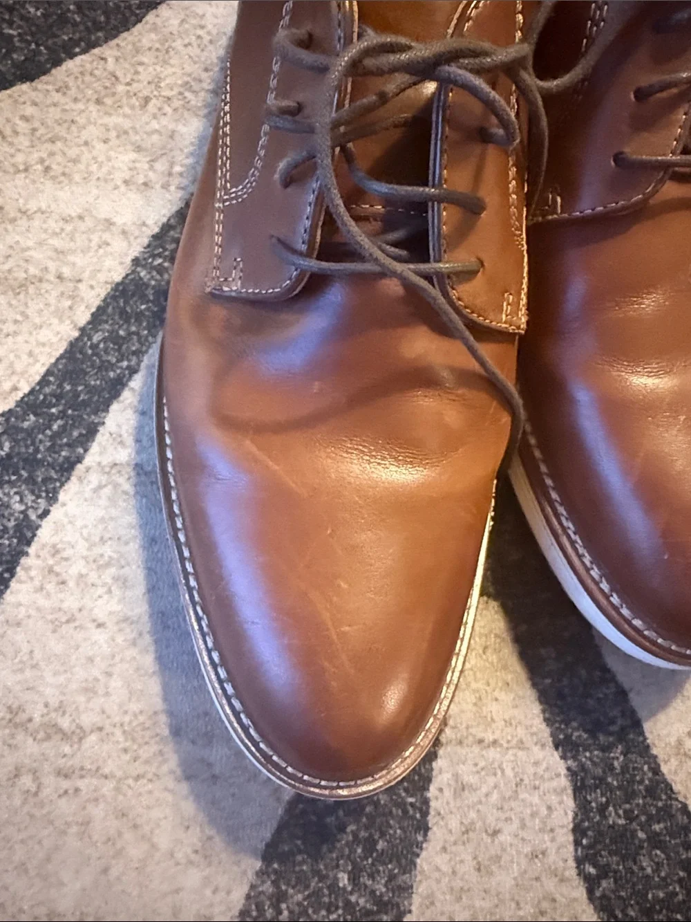 Johnston and Murphy Men's Brown Leather Derby Shoes - Classic Casual Style
